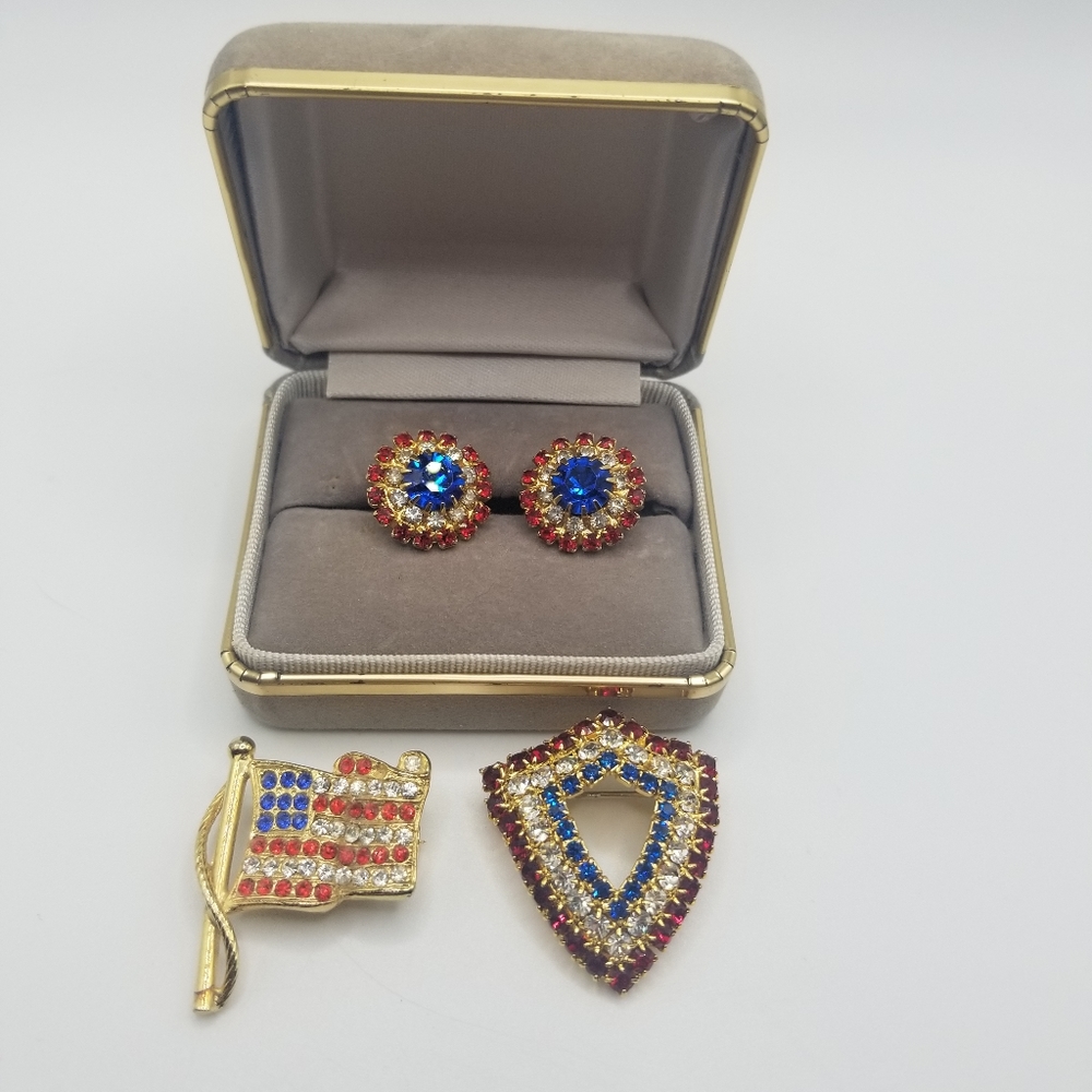 Vintage Patriotic Jewelry Set